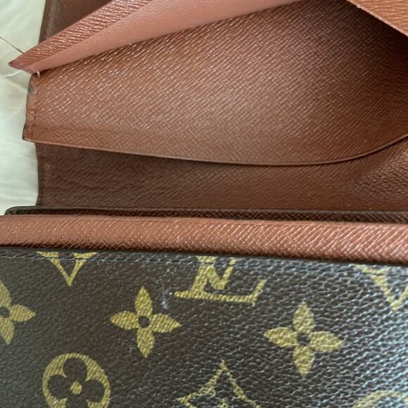 Authentic Louis Vuitton Paris Leather Monogram Snap Wallet - Picture 15 of 16